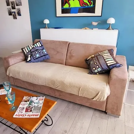 Le Plein Sud Entre Et Commerces Le Grau-du-Roi